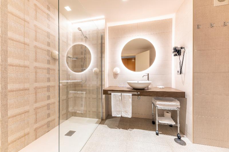 Quarto Economy, Port Alicante City & Beach