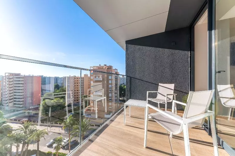 Standard Kolmen Hengen Huone, Port Alicante City & Beach