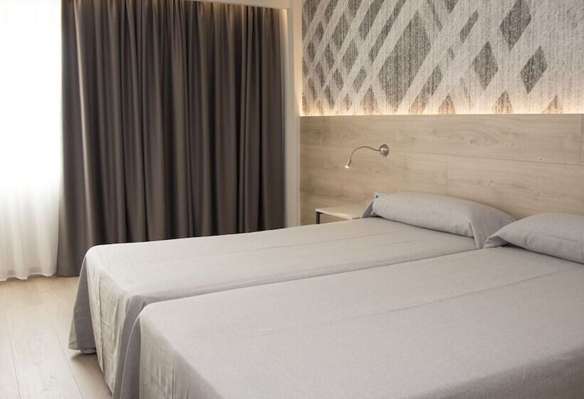 Номер Стандарт, Port Alicante City & Beach