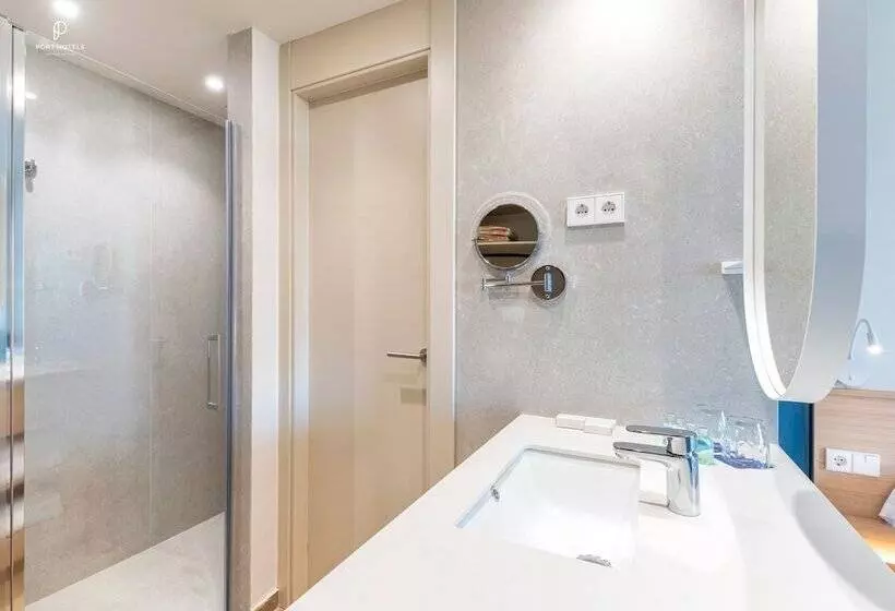 Standard Triple Room with Terrace, Port Alicante City & Beach