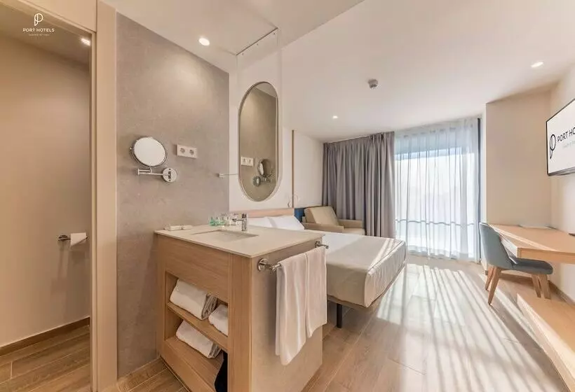 Standard Triple Room with Terrace, Port Alicante City & Beach
