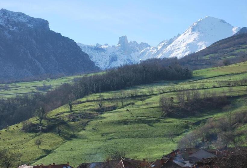 غرفة قياسية مزوَّدة بشُرفة, Principado De Europa