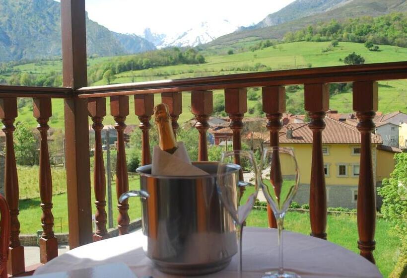 غرفة قياسية مزوَّدة بشُرفة, Principado De Europa