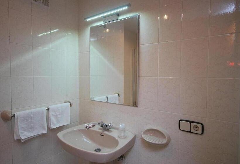 غرفة قياسية فردية, Principado De Europa