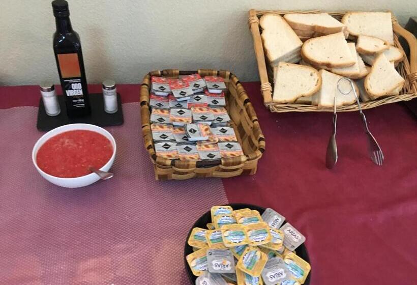 غرفة قياسية ثلاثية, Principado De Europa