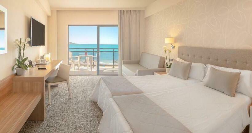 غرفة قياسية مطلّة علي البحر مزوَّدة بتراس, Rh Corona del Mar 4* Sup