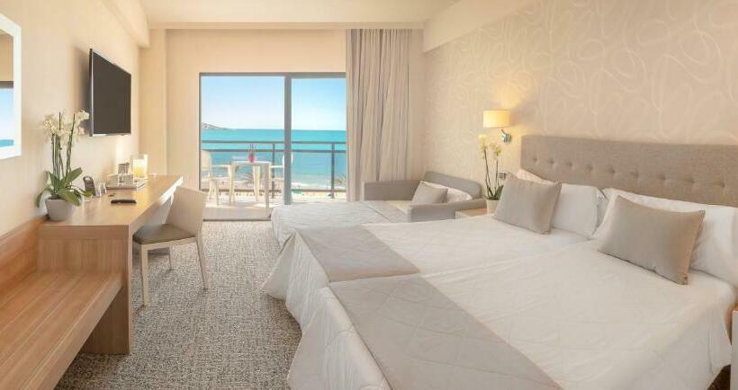 غرفة قياسية مطلّة علي البحر مزوَّدة بتراس, Rh Corona del Mar 4* Sup