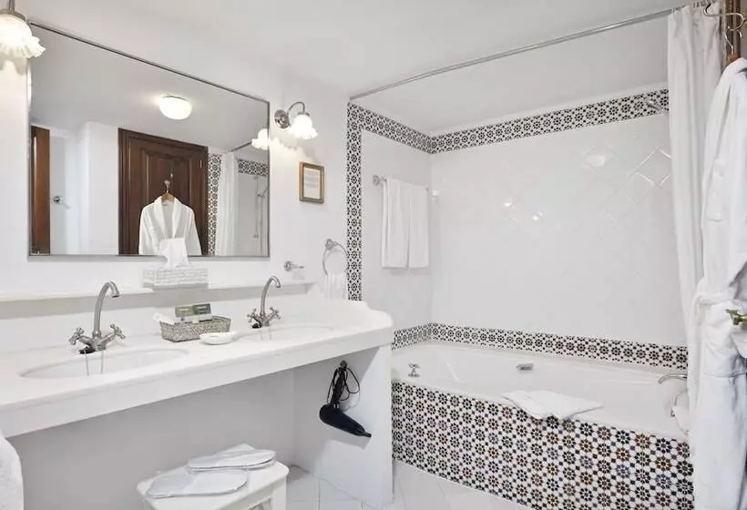 سوییت جونیور, San Lorenzo  Adults Only