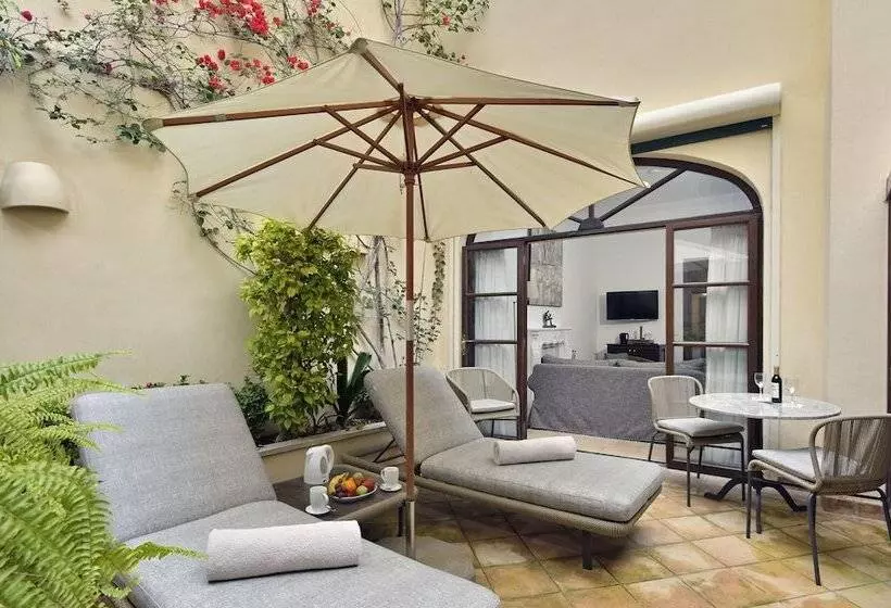 سوییت جونیور, San Lorenzo  Adults Only