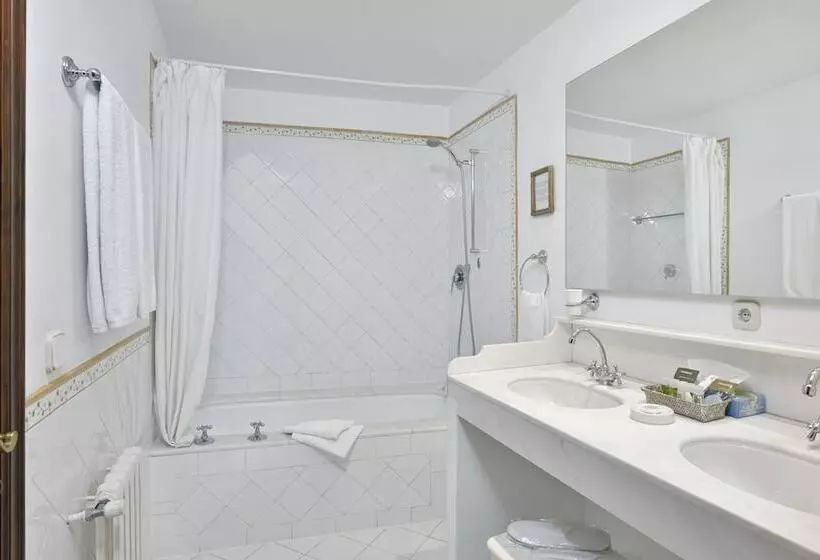 سوییت جونیور, San Lorenzo  Adults Only