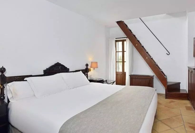 سوییت جونیور, San Lorenzo  Adults Only