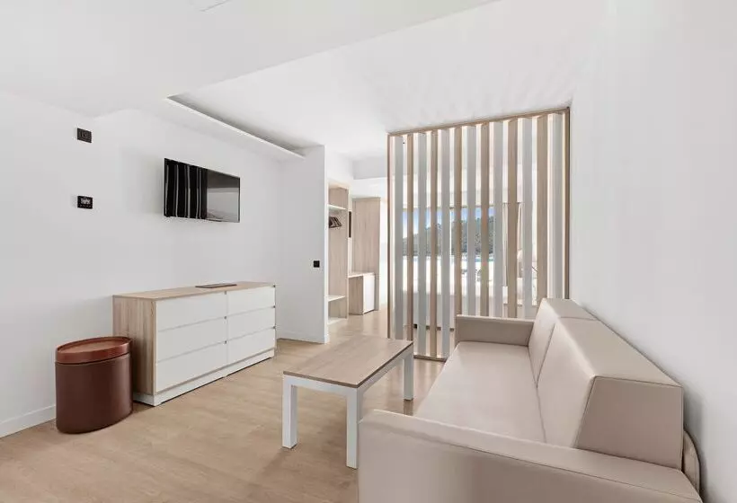 سوییت جونیور با چشم‌انداز دریا, Thb Cala Lliteras   Adults Only