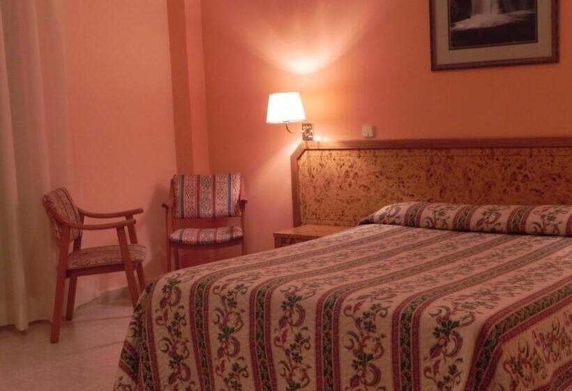 스탠다드 룸, Toros De Guisando