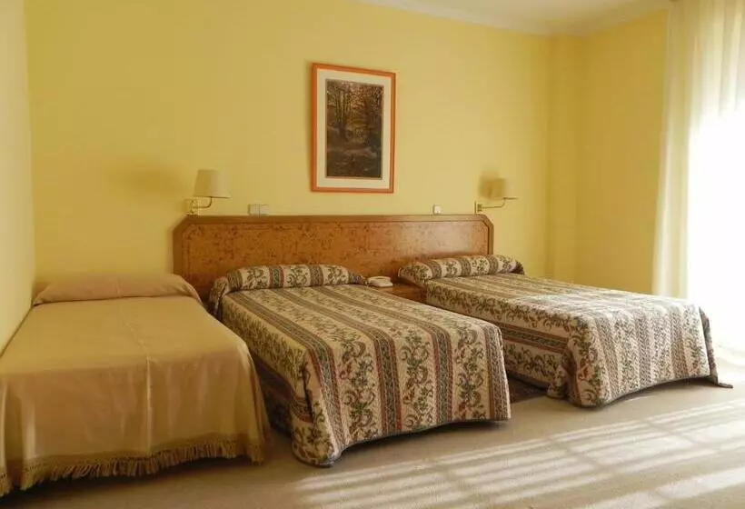 Comfort Kolmen Hengen Huone, Toros De Guisando