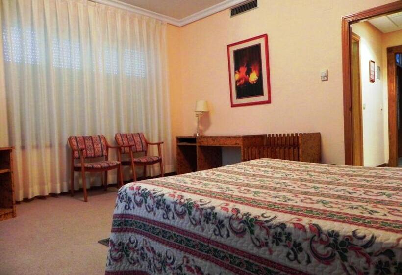 스탠다드 싱글 룸, Toros De Guisando