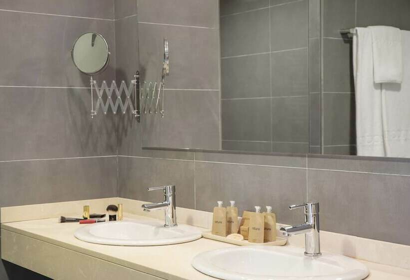 带2个卧室的优质公寓, Portodrach Aparthotel & Suites