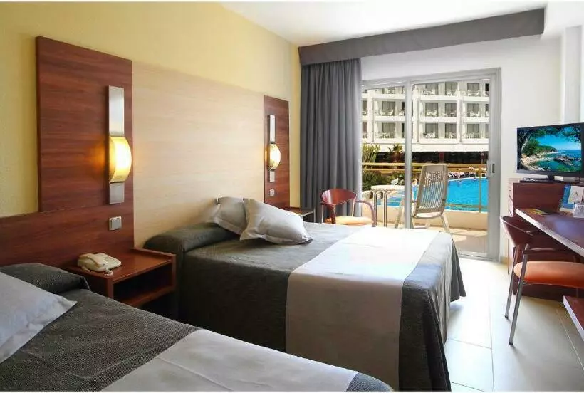 اتاق پریمیوم سه تخته, Aqua Hotel Aquamarina & Spa