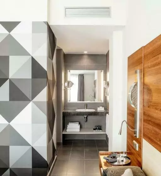 سوئیت جونیور پریمیوم, Aqua Hotel Aquamarina & Spa