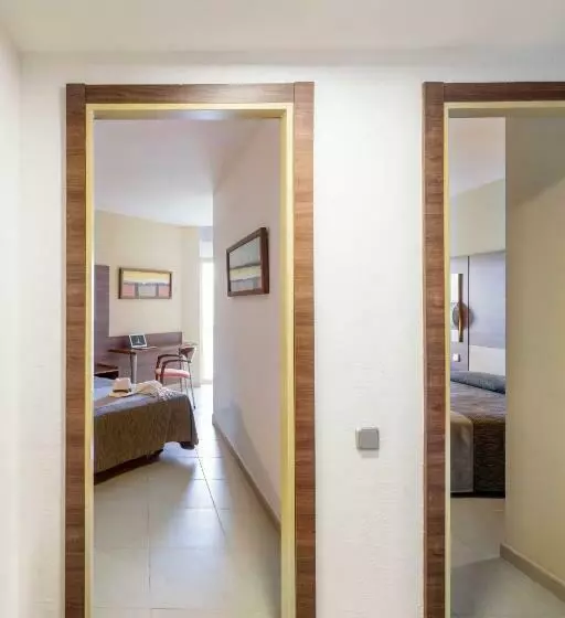 اتاق خانوادگی, Aqua Hotel Aquamarina & Spa