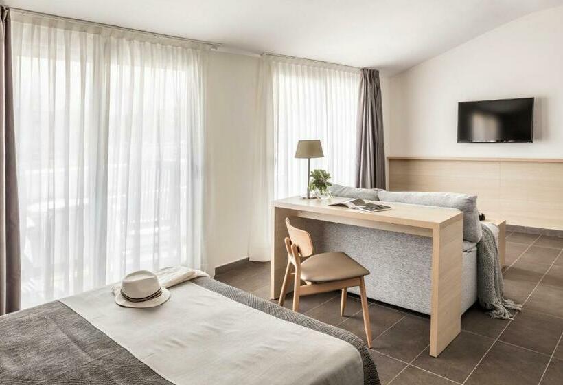 Полулюкс, Aqua Hotel Aquamarina & Spa