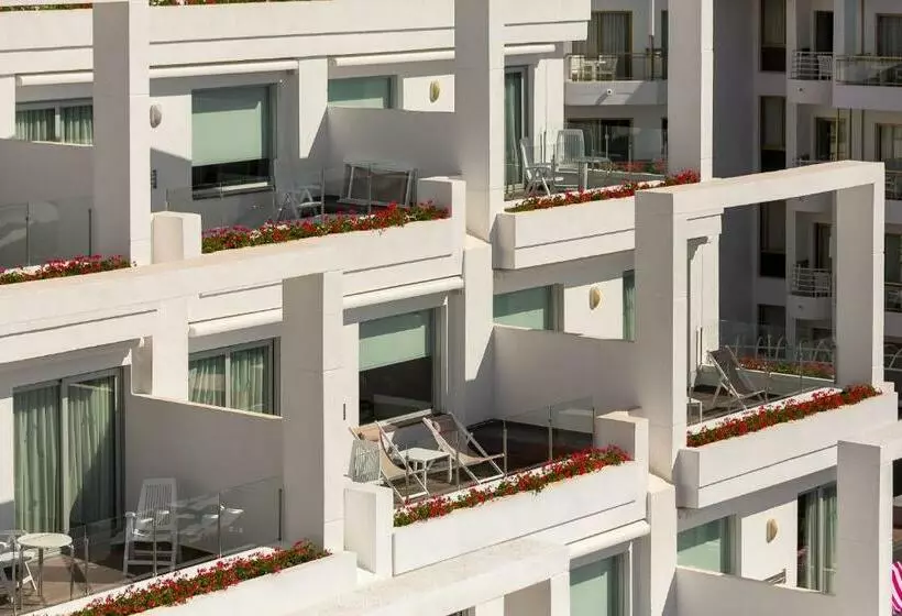 سوییت, Aqua Hotel Aquamarina & Spa