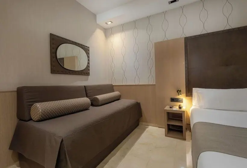 اتاق استاندارد سه نفره, Gran Hotel Barcino 4* Sup