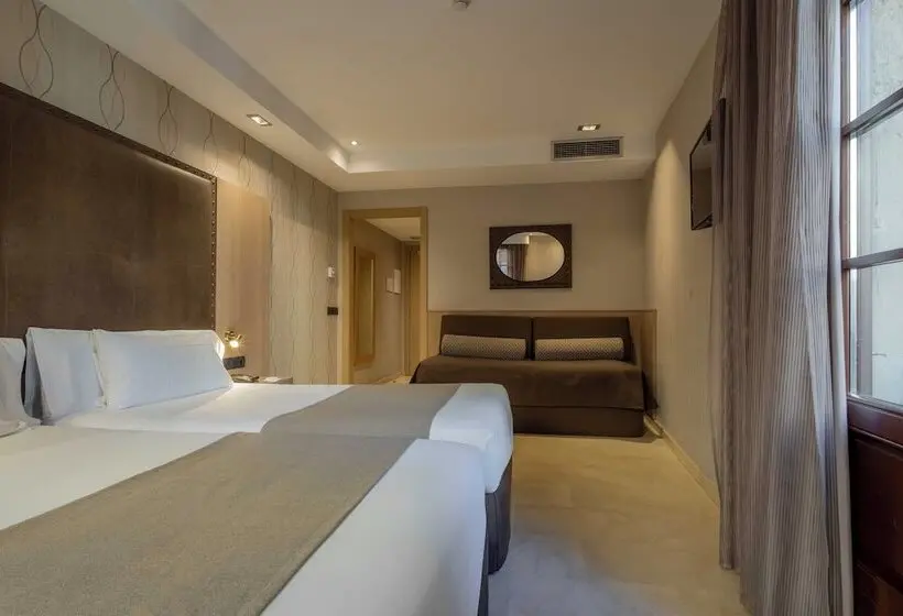 اتاق استاندارد سه نفره, Gran Hotel Barcino 4* Sup