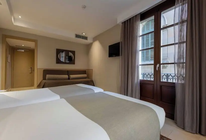 اتاق استاندارد سه نفره, Gran Hotel Barcino 4* Sup
