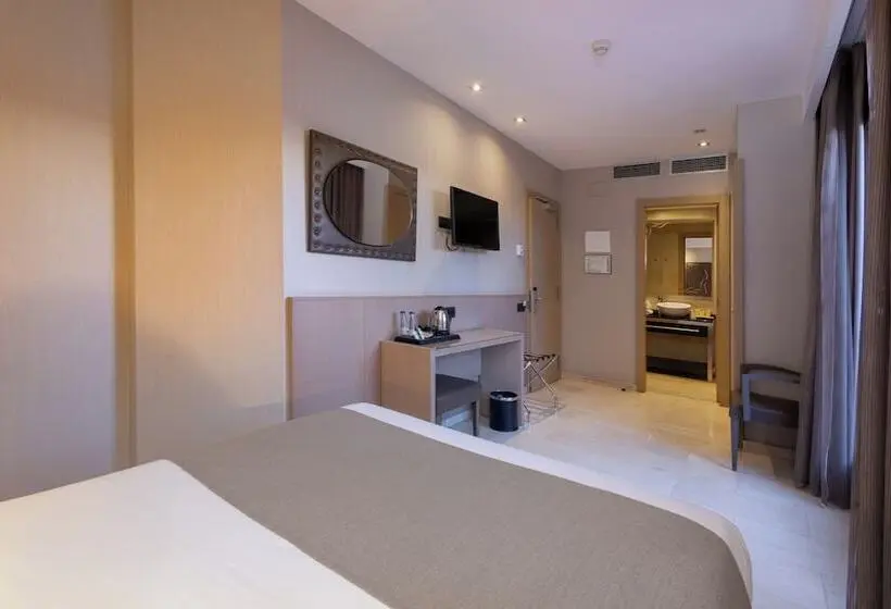 اتاق استاندارد با تراس, Gran Hotel Barcino 4* Sup