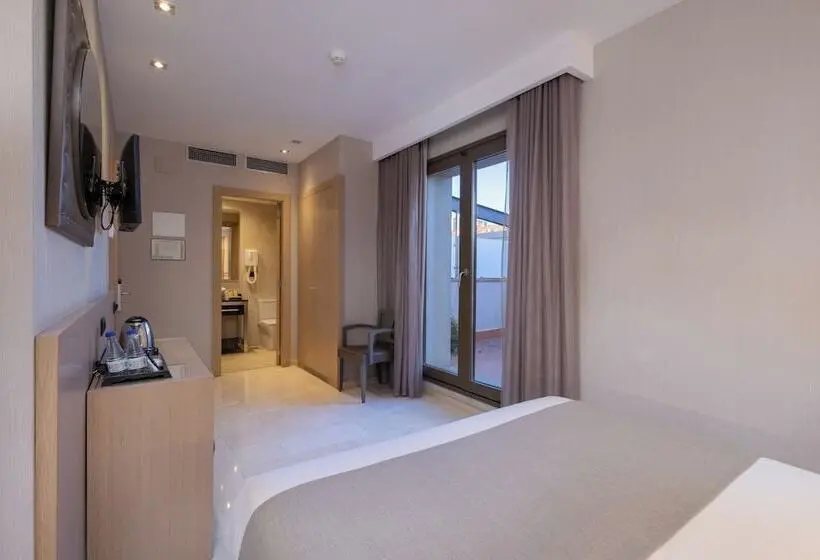 اتاق استاندارد با تراس, Gran Hotel Barcino 4* Sup