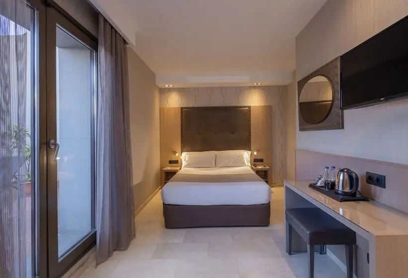اتاق استاندارد با تراس, Gran Hotel Barcino 4* Sup