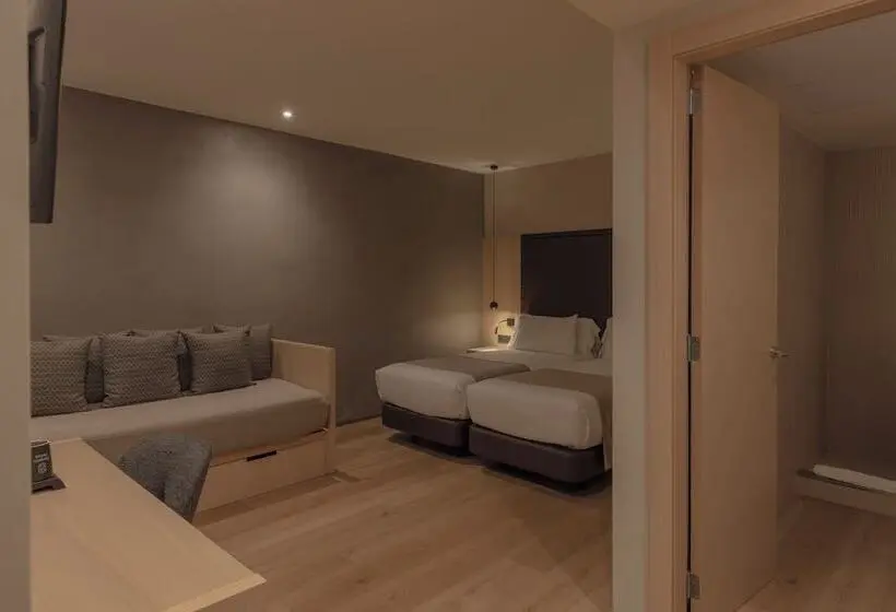اتاق سوپریور سه تخته, Gran Hotel Barcino 4* Sup