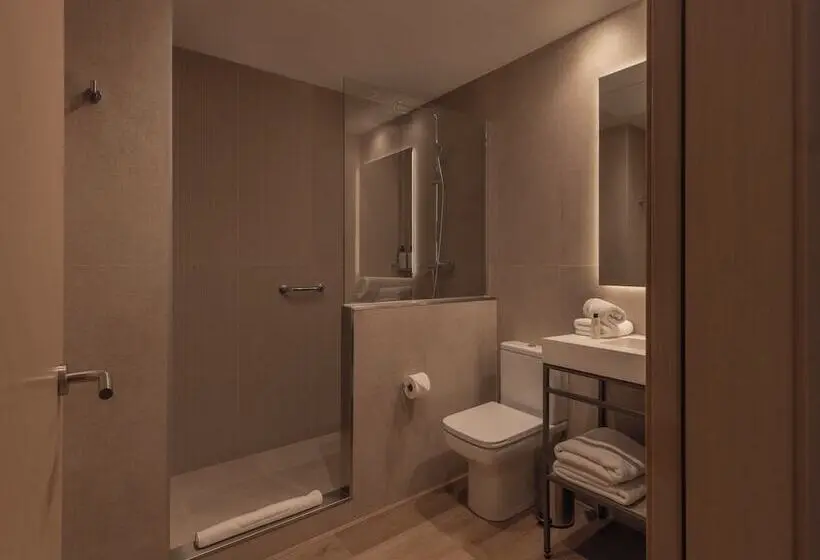 Superior Interior Room, Gran Hotel Barcino 4* Sup