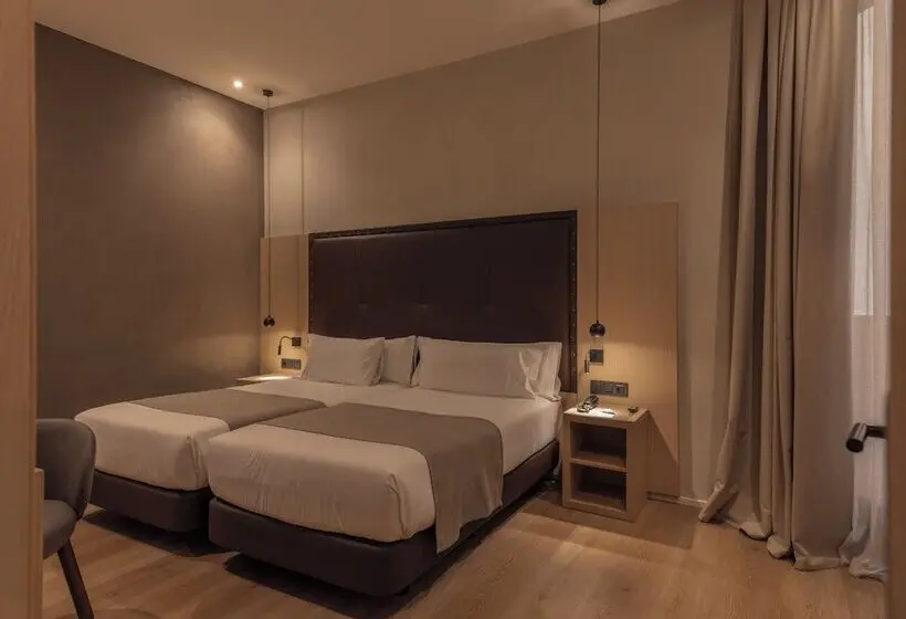 Superior Interior Room, Gran Hotel Barcino 4* Sup