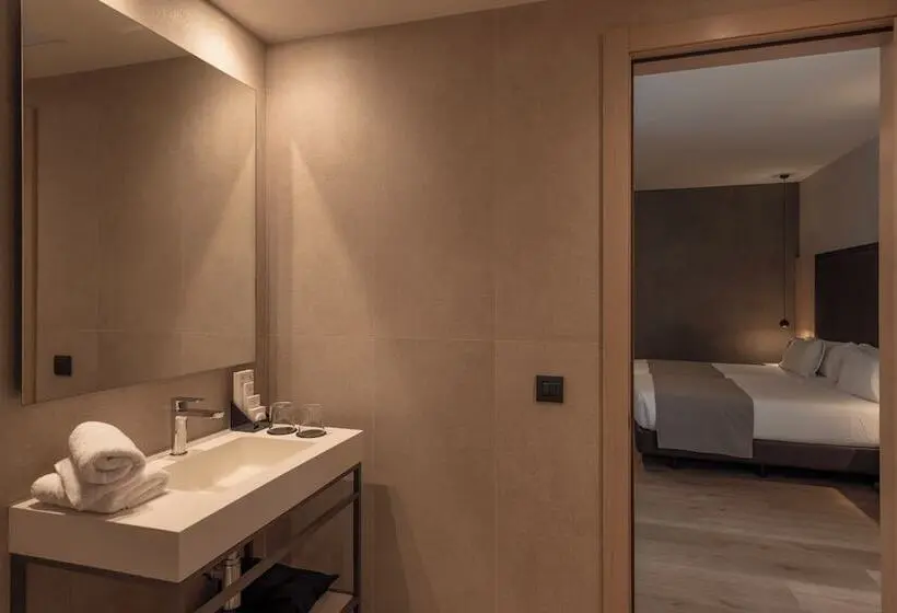 Superior Interior Room, Gran Hotel Barcino 4* Sup