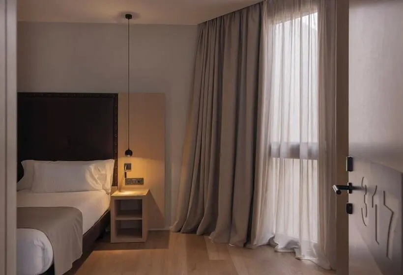 Superior Interior Room, Gran Hotel Barcino 4* Sup