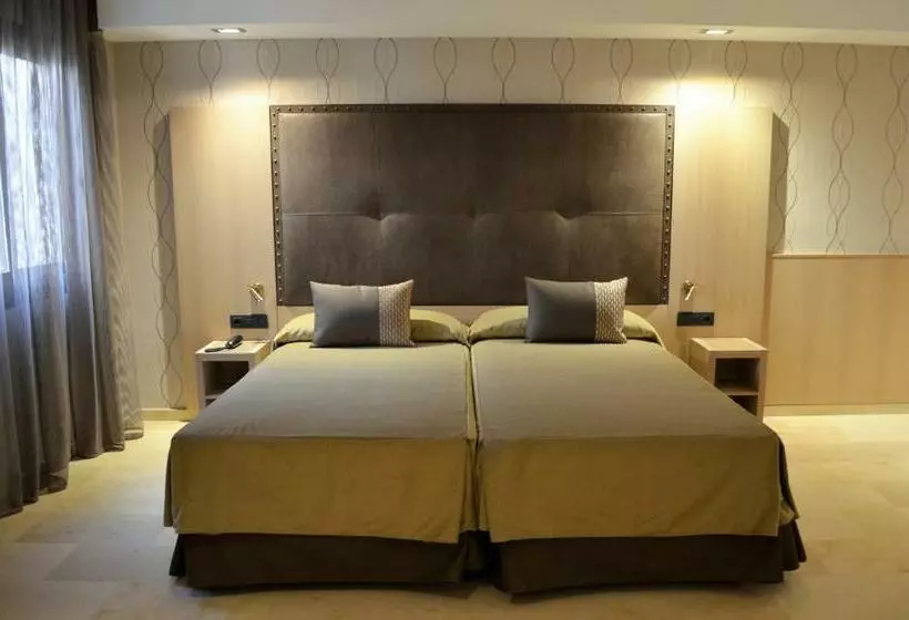 Standard-huone, Gran Hotel Barcino 4*Sup