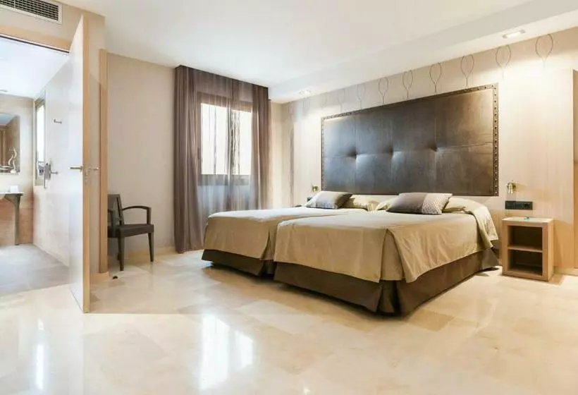 Standard-huone, Gran Hotel Barcino 4*Sup