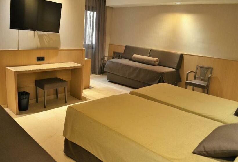 اتاق استاندارد چهار تخته, Gran Hotel Barcino