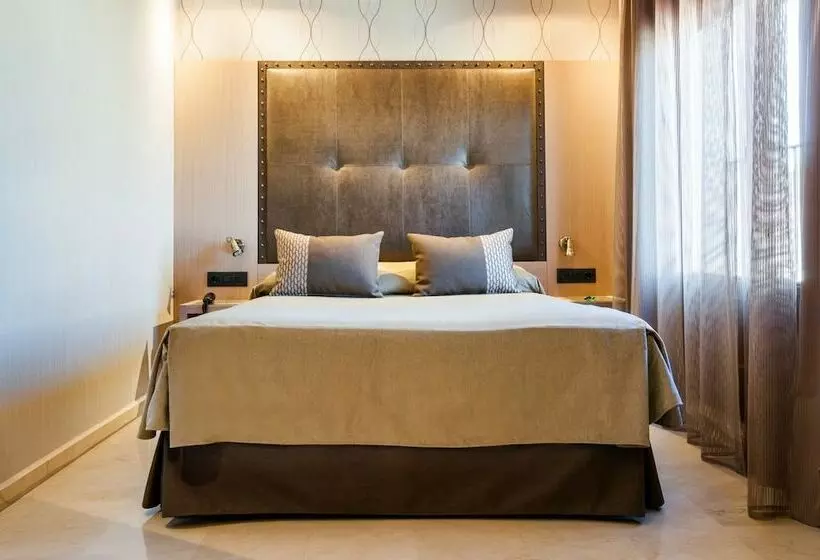 Standard-huone, Gran Hotel Barcino 4*Sup