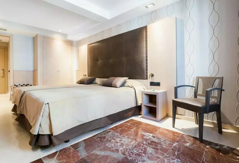 Standard-huone, Gran Hotel Barcino 4*Sup
