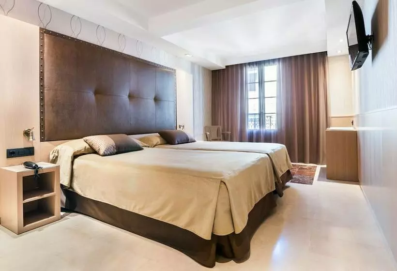 Standard-huone, Gran Hotel Barcino 4*Sup