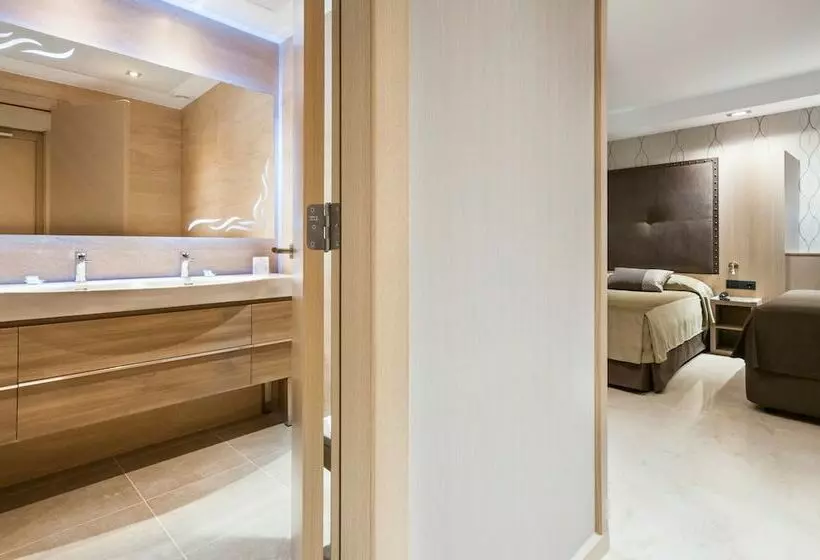 Standard-huone, Gran Hotel Barcino 4*Sup