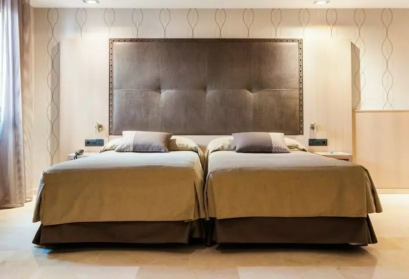 Standard-huone, Gran Hotel Barcino 4*Sup