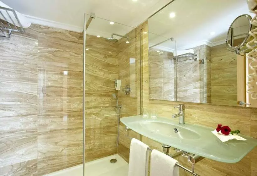 آپارتمان 1 خوابه با چشم‌انداز جانبی دریا, Grupotel Los Príncipes & Spa