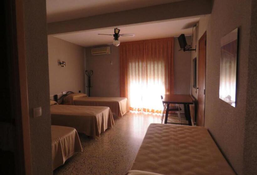 Четырехместный Номер Стандарт, Alain