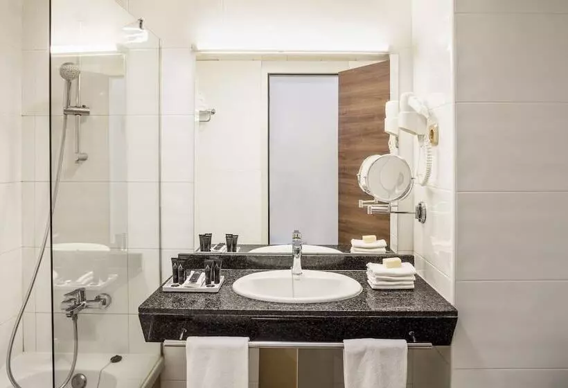 اتاق استاندارد سه نفره, Aqua Hotel Aquamarina & Spa