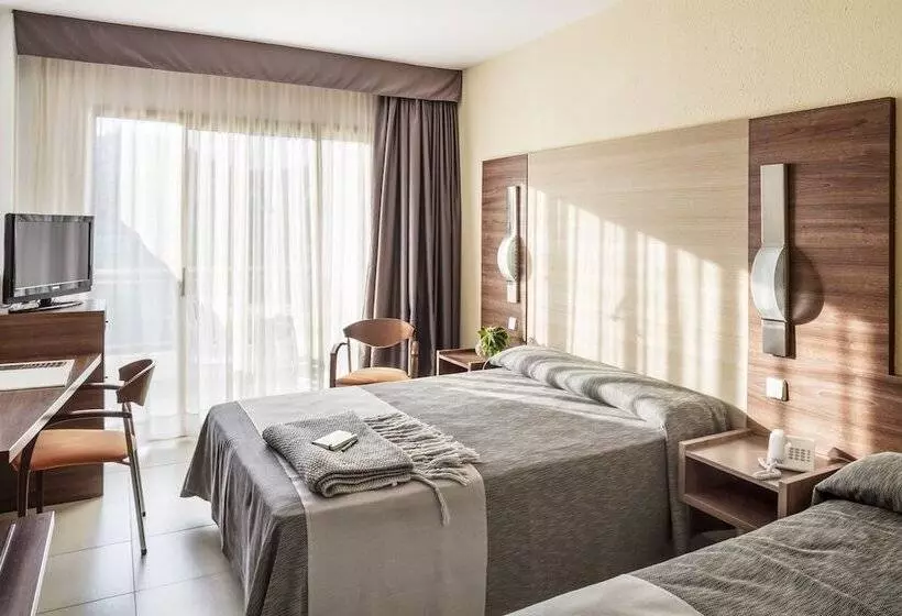 اتاق استاندارد سه نفره, Aqua Hotel Aquamarina & Spa