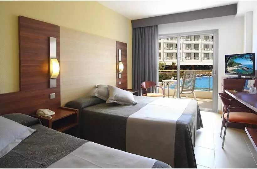 اتاق پریمیوم سه تخته, Aqua Hotel Aquamarina & Spa