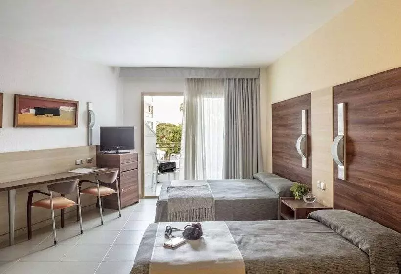 اتاق پریمیوم چهارنفره, Aqua Hotel Aquamarina & Spa